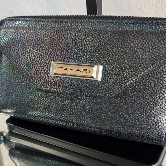 NWOT TAHARI Wristlet - Picture 2 of 7